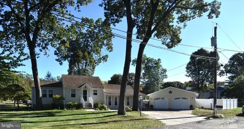 1122 S Fairview St, Delran, NJ 08075