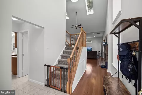 Entry Way - 5 Hampton Ct, Mount Laurel, NJ 08054 photo 1 of 8