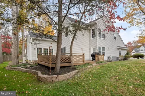 Exterior - 5 Hampton Ct, Mount Laurel, NJ 08054 photo 5 of 9