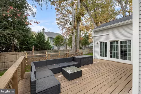 Exterior - 5 Hampton Ct, Mount Laurel, NJ 08054 photo 6 of 9