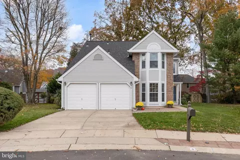 Exterior - 5 Hampton Ct, Mount Laurel, NJ 08054 photo 3 of 9