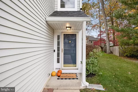 Exterior - 5 Hampton Ct, Mount Laurel, NJ 08054 photo 4 of 9