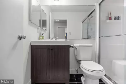 Bath - 5 Hampton Ct, Mount Laurel, NJ 08054 photo 2 of 2