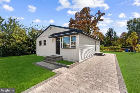 726 Smith Ln, Mount Holly, NJ 08060