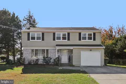 31 Flintstone Dr, Marlton, NJ 08053