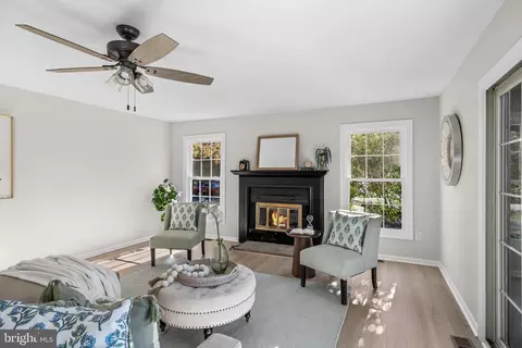 Living - 5 E Coach Ln, Mount Laurel, NJ 08054 photo 4 of 6