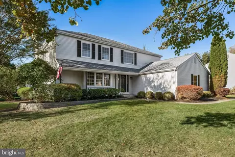 Exterior - 5 E Coach Ln, Mount Laurel, NJ 08054 photo 2 of 6