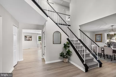 Entry Way - 5 E Coach Ln, Mount Laurel, NJ 08054 photo 1 of 6