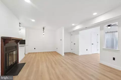Living - 7 A Sumac Ct, Mount Laurel, NJ 08054 photo 4 of 4