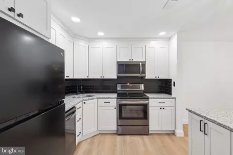 Kitchen - 7 A Sumac Ct, Mount Laurel, NJ 08054 photo 2 of 2