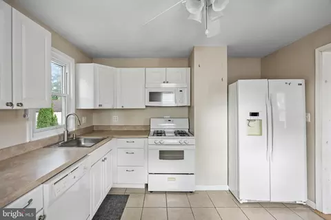 112 S Maple Ave, Maple Shade, NJ 08052 photo 9
