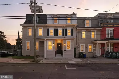 202 W Union St, Burlington, NJ 08016