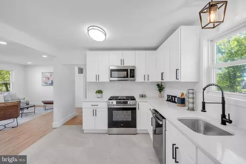 104 E Laurelton Ave, Maple Shade, NJ 08052 photo 8