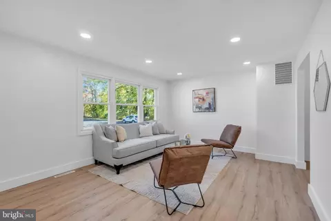 104 E Laurelton Ave, Maple Shade, NJ 08052 photo 6