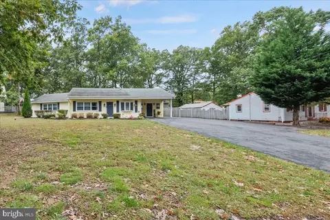 300 Timberline Dr, Mount Laurel, NJ 08054