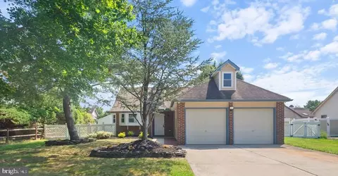 174 Greenbrook Dr, Marlton, NJ 08053