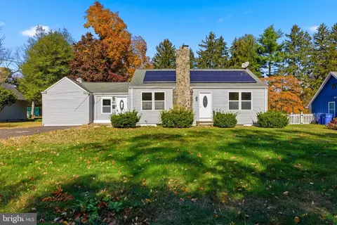 441 Summer Ave, Beverly, NJ 08010