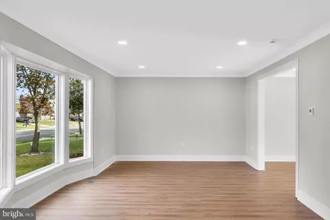 Living - 208 Regency Rd, Beverly, NJ 08010 photo 1 of 4