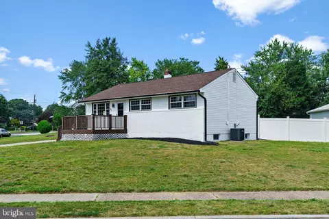 205 S Garden Blvd, Beverly, NJ 08010