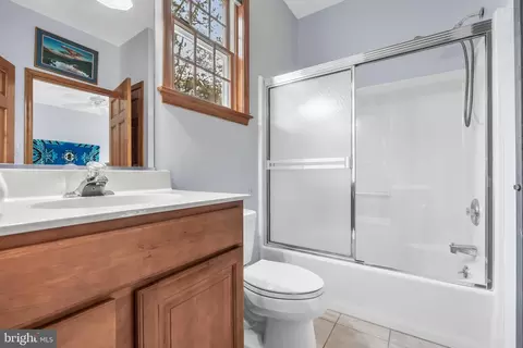Bath - 73 Flyatt Rd, Shamong, NJ 08088 photo 3 of 5