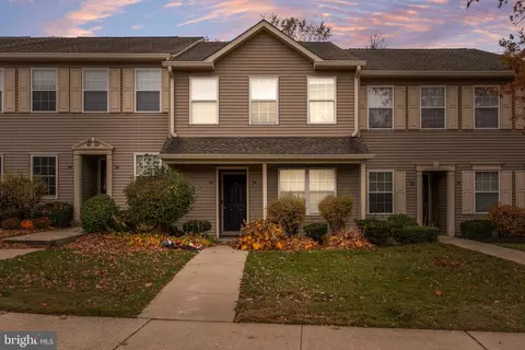 34 Foxglove Dr, Delran, NJ 08075