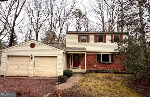 11 Foxwood Ln, Medford, NJ 08055