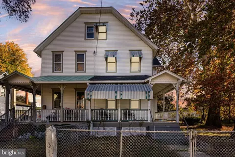 43 White St, Mount Holly, NJ 08060