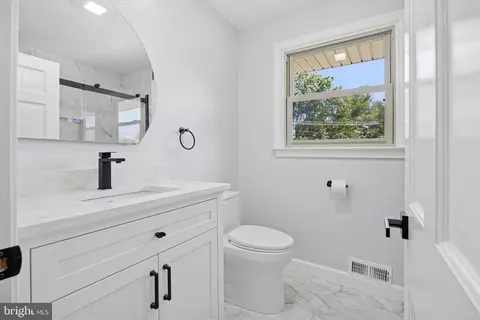 Bath - 116 Wayne Dr, Cinnaminson, NJ 08077 photo 4 of 5