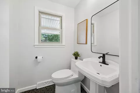 Bath - 116 Wayne Dr, Cinnaminson, NJ 08077 photo 1 of 5