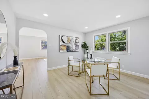 Dining - 116 Wayne Dr, Cinnaminson, NJ 08077 photo 2 of 3
