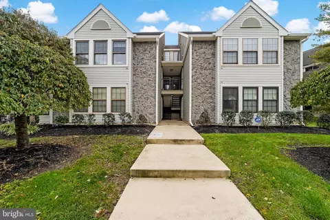 74 Bridgewater Dr, Marlton, NJ 08053