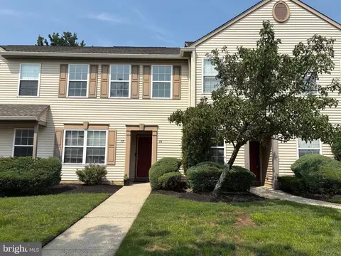 19 Foxglove Dr, Delran, NJ 08075