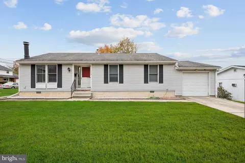 1110 Pope St, Burlington, NJ 08016