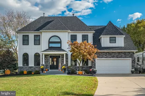 4 Smethwycke Dr, Cinnaminson, NJ 08077