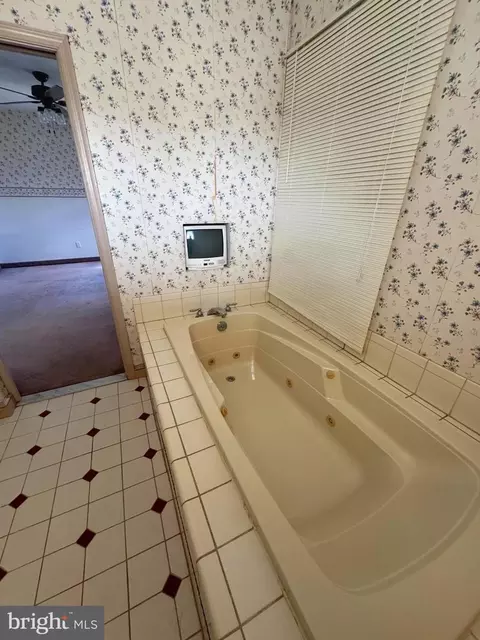 702 E Main St, Maple Shade, NJ 08052 photo 15