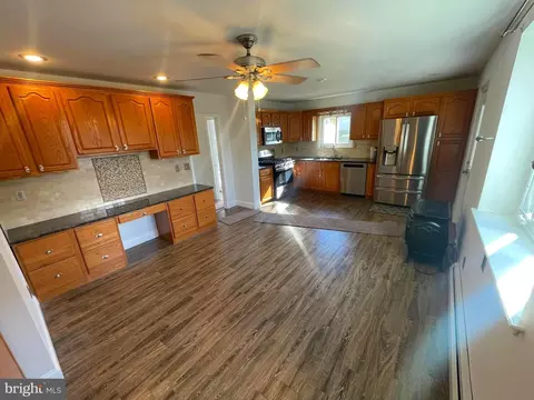 702 E Main St, Maple Shade, NJ 08052 photo 11