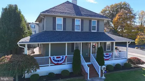 702 E Main St, Maple Shade, NJ 08052 photo 2