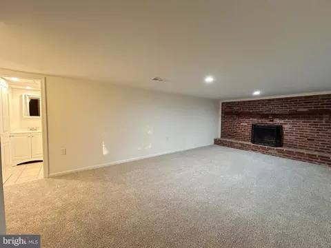 Living - 213 Oak Ln, Tabernacle, NJ 08088 photo 9 of 9