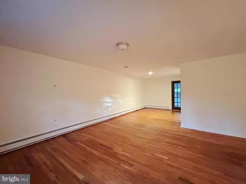Living - 213 Oak Ln, Tabernacle, NJ 08088 photo 3 of 9