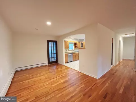 Entry Way - 213 Oak Ln, Tabernacle, NJ 08088 photo 2 of 4