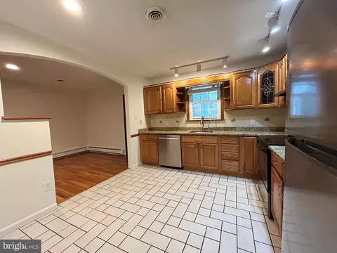 Kitchen - 213 Oak Ln, Tabernacle, NJ 08088 photo 4 of 4
