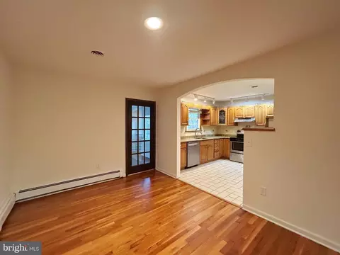 Living - 213 Oak Ln, Tabernacle, NJ 08088 photo 2 of 9