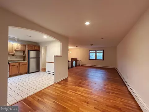 Living - 213 Oak Ln, Tabernacle, NJ 08088 photo 5 of 9