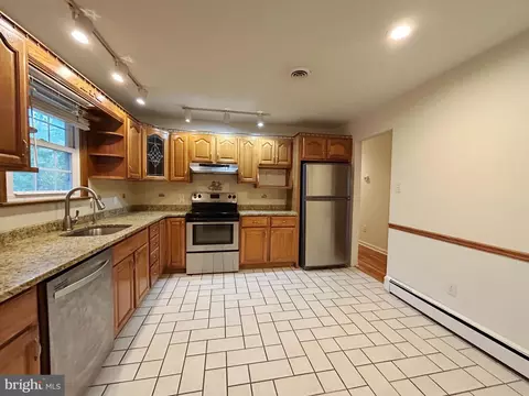 Kitchen - 213 Oak Ln, Tabernacle, NJ 08088 photo 2 of 4