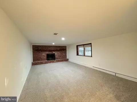 Living - 213 Oak Ln, Tabernacle, NJ 08088 photo 7 of 9