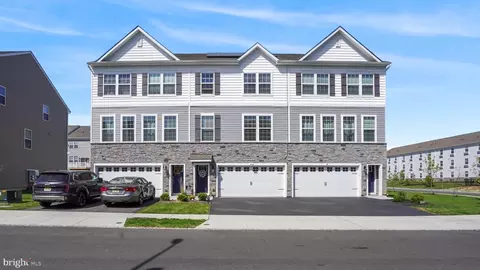 35 Sisters Farmstead Dr, Mount Laurel, NJ 08054