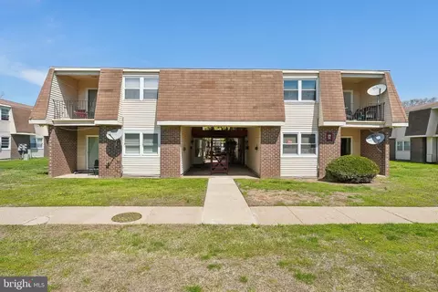 12 4 Florence Tollgate, Florence, NJ 08518