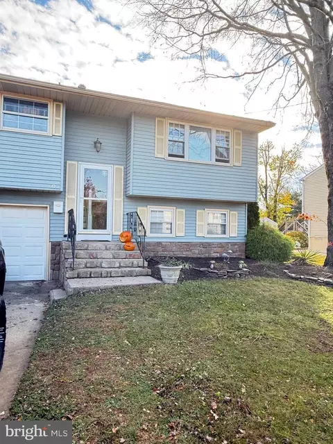 606 Price Dr, Westampton, NJ 08060