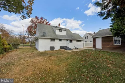 Exterior - 702 Cedar St, Riverton, NJ 08077 photo 4 of 6