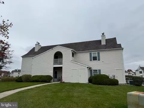 1201 A Ginger Ct, Mount Laurel, NJ 08054